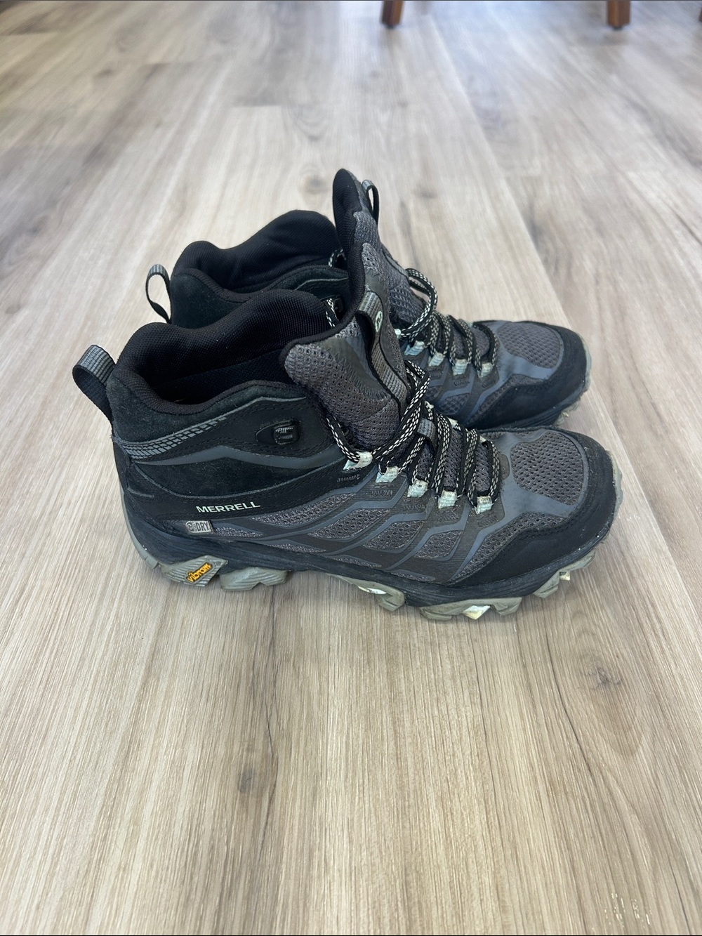 Merrell Moab FST Mid Waterproof Hiking Boots Granite Womens 6.5 J37146